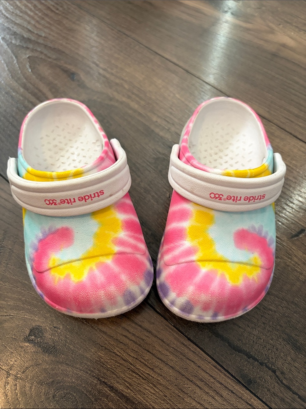 Girl's Stride Rite Water play croc style shoe - light up